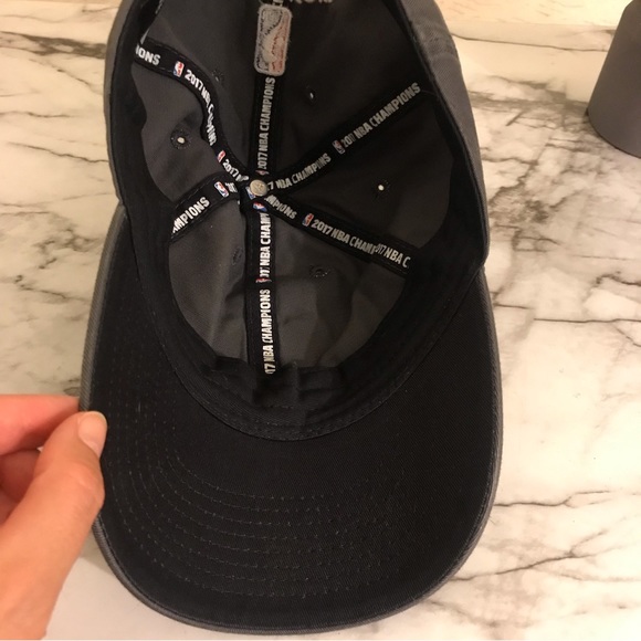 NBA 2017 Warriors Champions hat - Picture 4 of 5